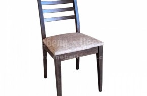 Буковите столове са опаковани в кашони по 2 бр. в пакет.